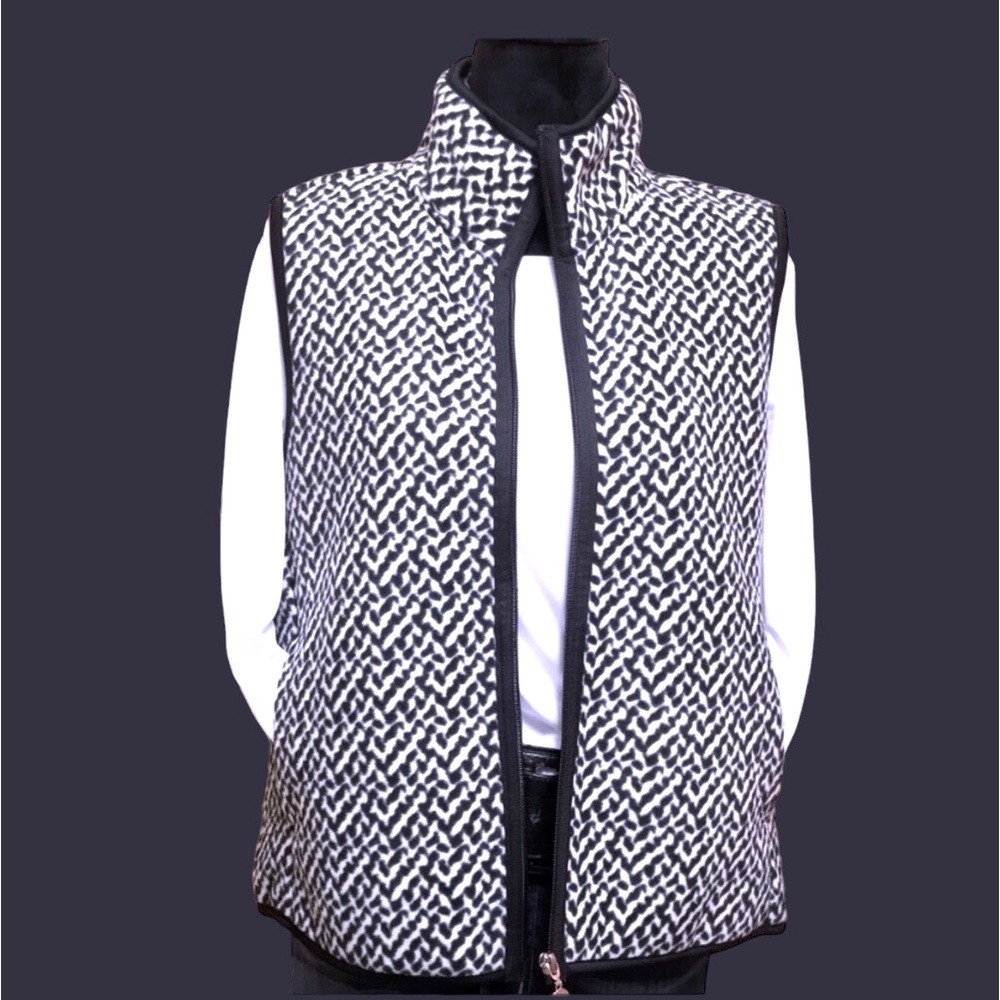 ❤️NWT  Sporty and Warm  Petite Fleece Vest